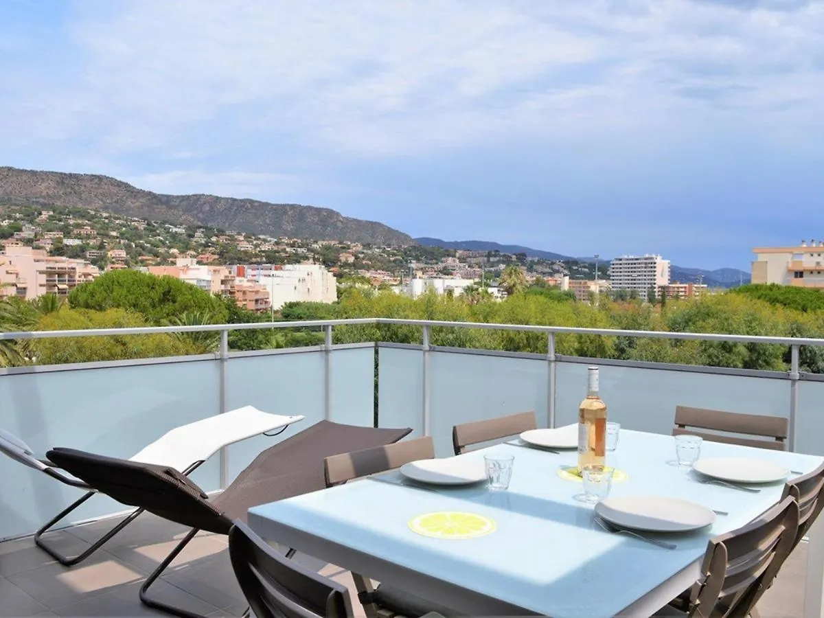 Appartement Moderne Avec Terrasse, Parking Et Proche Plage Au Lavandou - 2 Etoiles - Fr-1-251-331 Le Lavandou